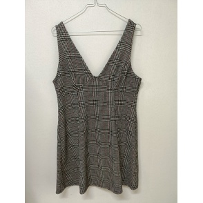 ruudumustiga topshop kleit eest