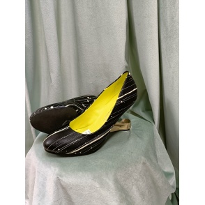 united nude kingad külg
