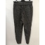 only hallid püksid paeltega tagant